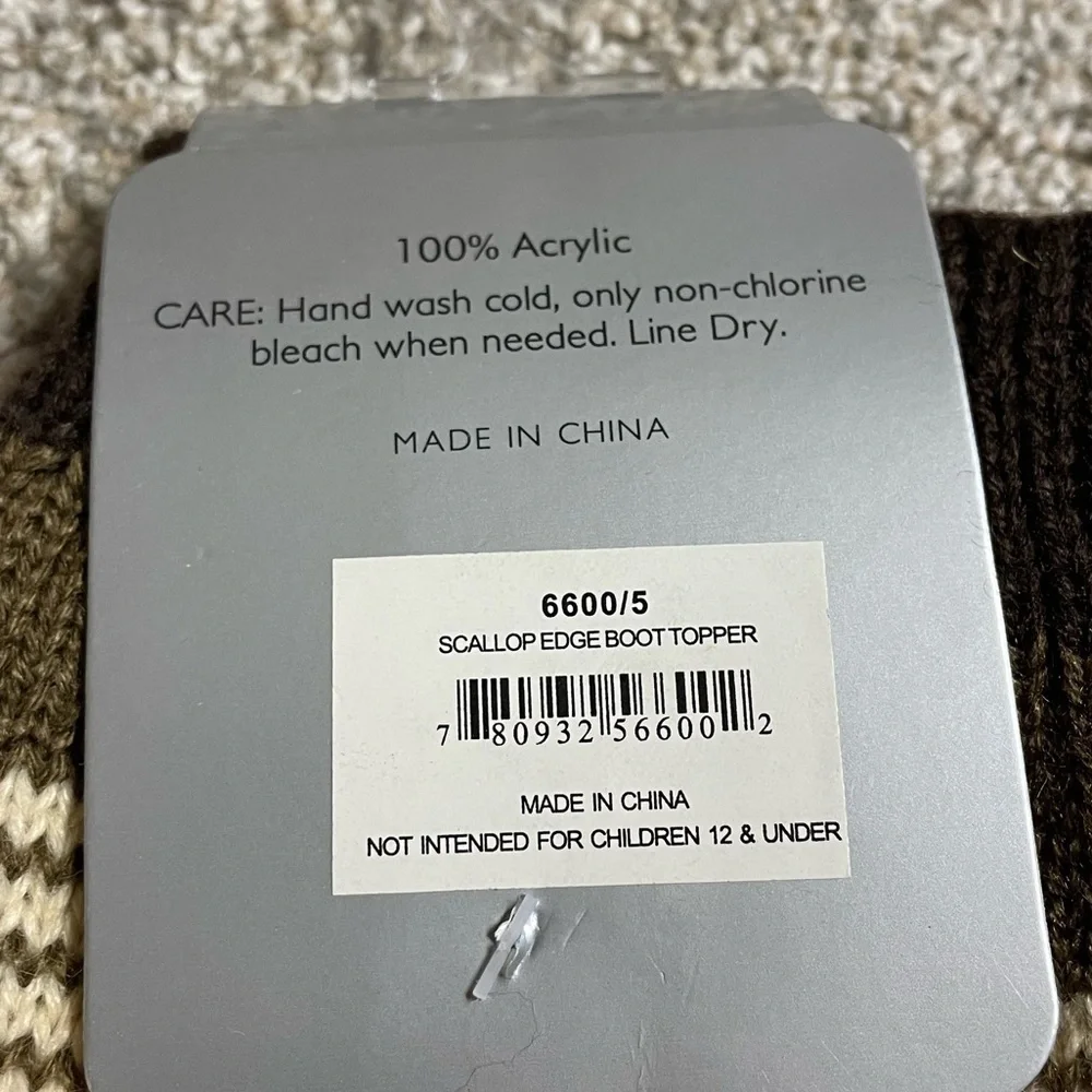 NWT - Howard’s “Always something special” Boot Toppers (Scallop Color, One Size)